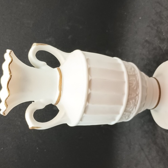 Vintage porcelain floral pattern vase small size - Picture 4 of 7